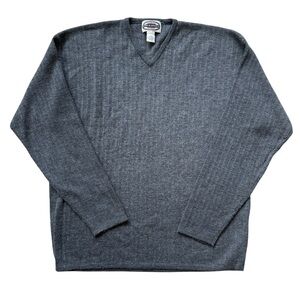 Pure & Simple Merino Wool V-Neck Sweater Gray Large Minimalist Quiet Luxury Mens